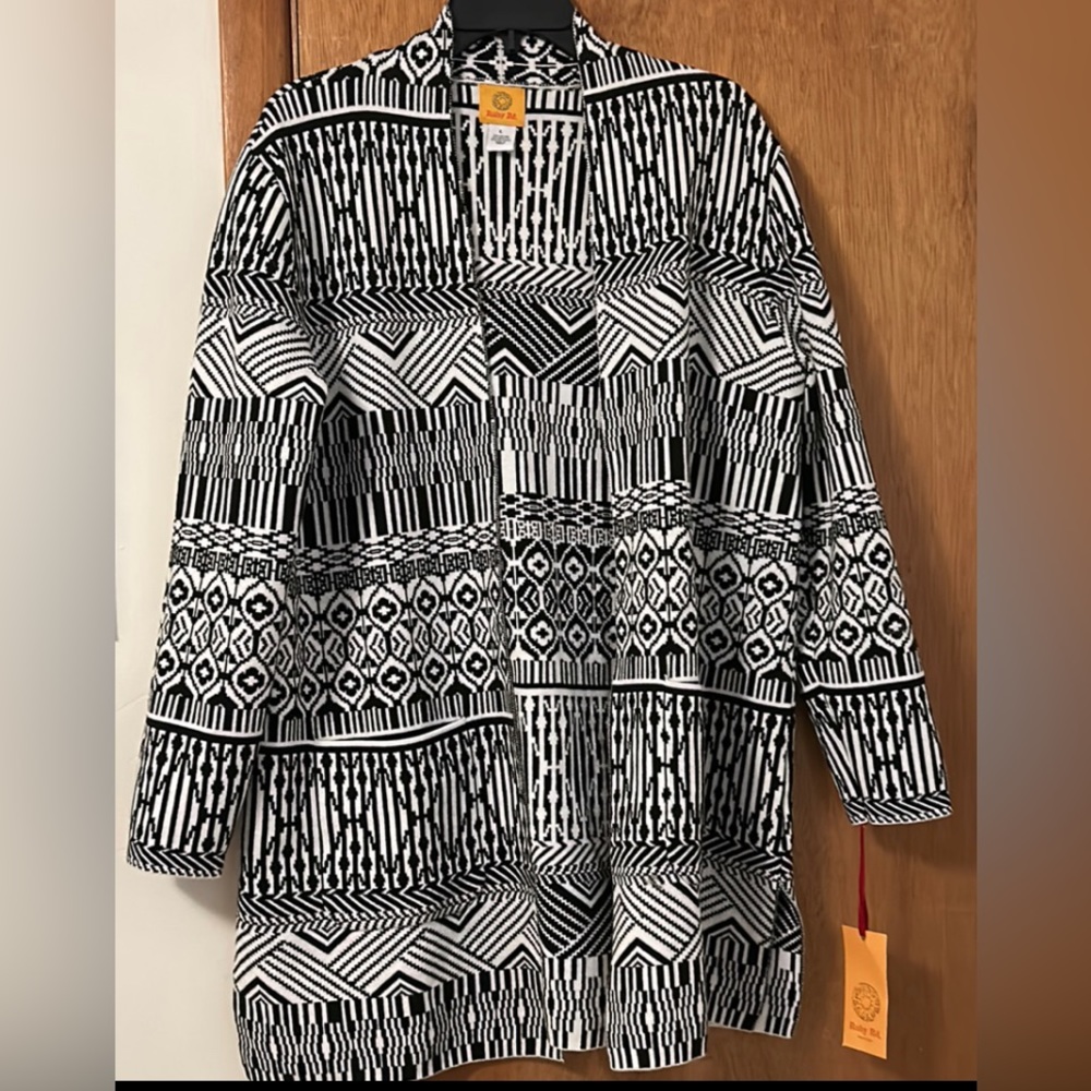 Ruby Rd Woman Black and White Cardigan w/Pockets - 3x